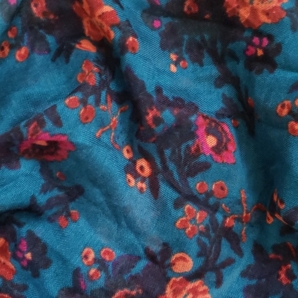 Scarf - Picture 2 of 2